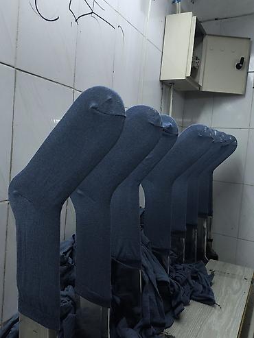 Corab sexinə və corab ütüləyən xanım işçilər tələb olunur. İş günləri - şəkil 3