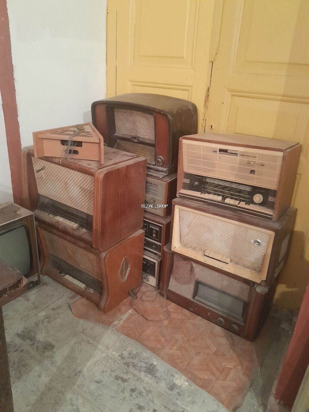 Qədimi radiolar işlemir hec biri