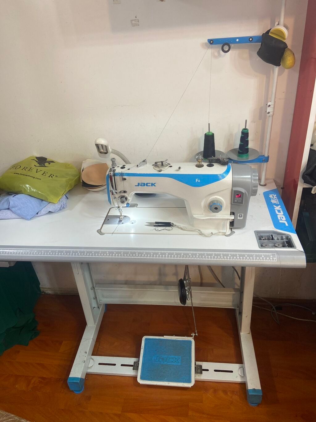 Jack F4 tikiş maşını az işlənmiş Əla vəzyətdədi