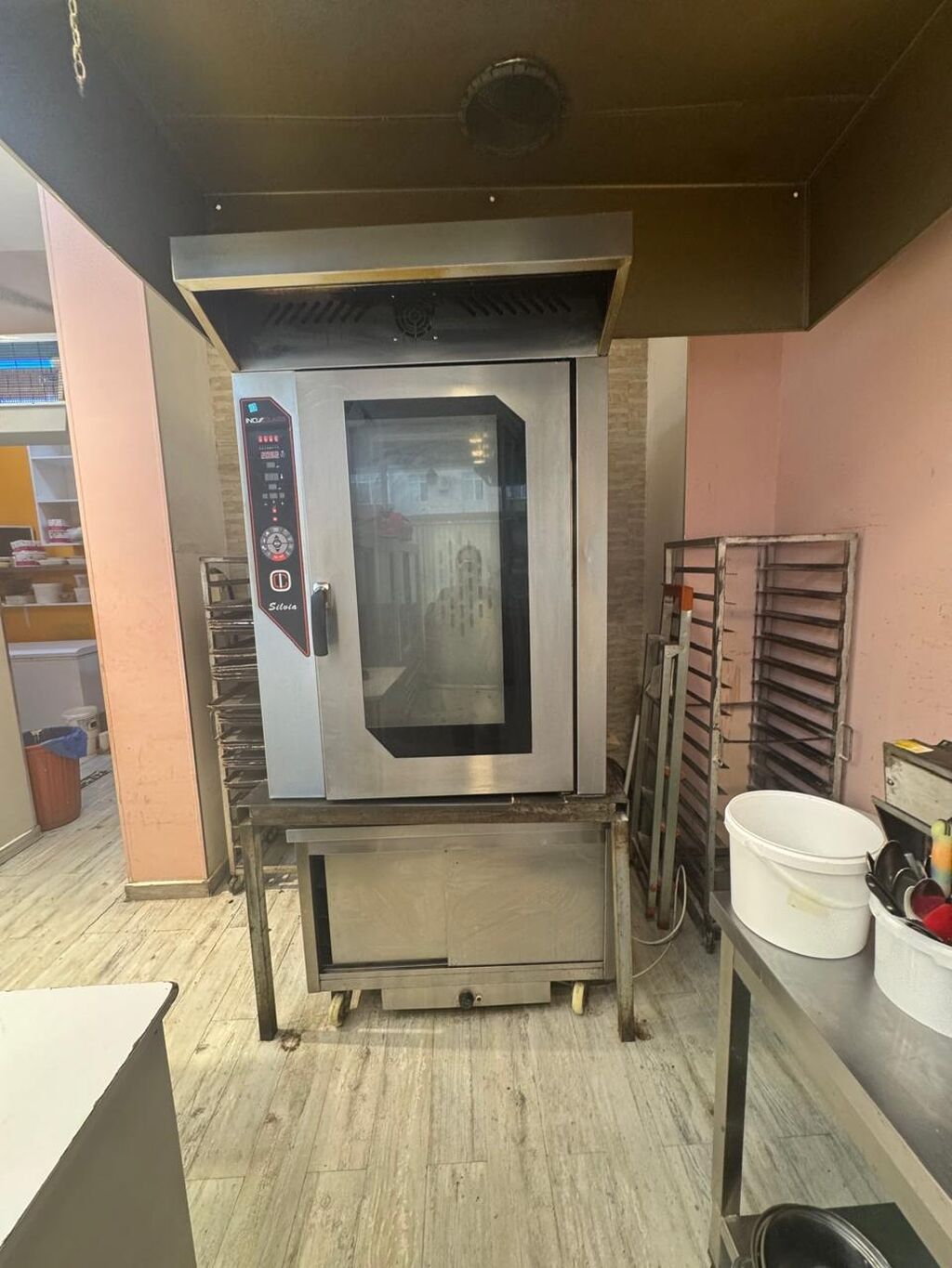 Turkiye istehsali Inoxclass firmasinin 10 tepsili 3 faza konveksion