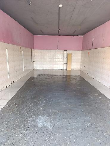 Əhmədlidə, avtomobillərin çox sıx hərəkətdə olduğu küçədə yerləşən - şəkil 3