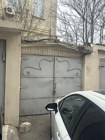 Qaraj/Anbar sahəsi - Kərpic konstruksiyalı, metal ikiqat darvazalı - şəkil 2