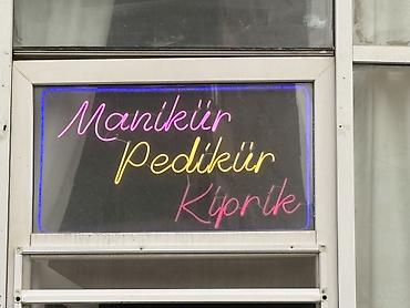Neon LED reklam lövhəsi – “Manikür • Pedikür • Kiprik” - şəkil 4