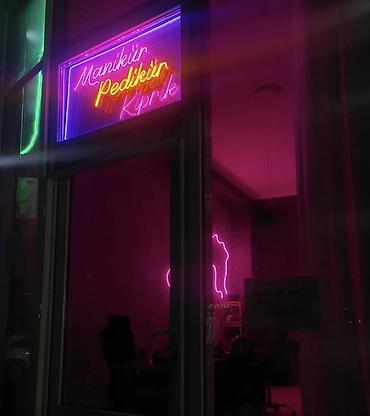 Neon LED reklam lövhəsi – “Manikür • Pedikür • Kiprik” - şəkil 3