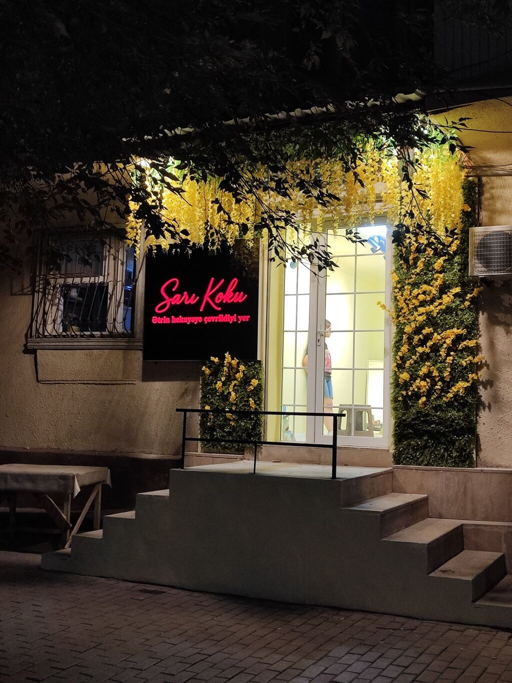 PRO Reklam! Reklam lövhələri Baner çapı Qabariq hərflər və neon