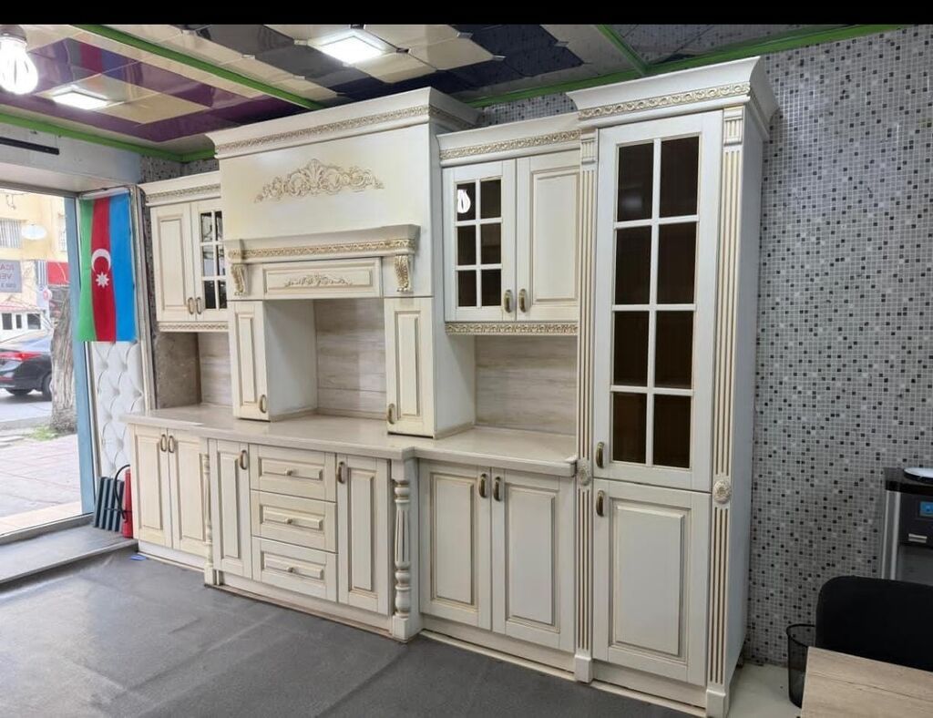 Metbex mebeli qiymət 1500 azn Vitrin mebel yenidir Ölçüsü x3.66