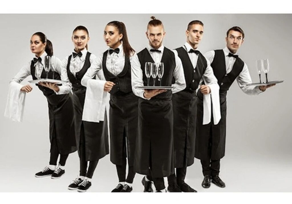 В ресторан Старый Город Требуется Официант минимум стаж 5 лет!