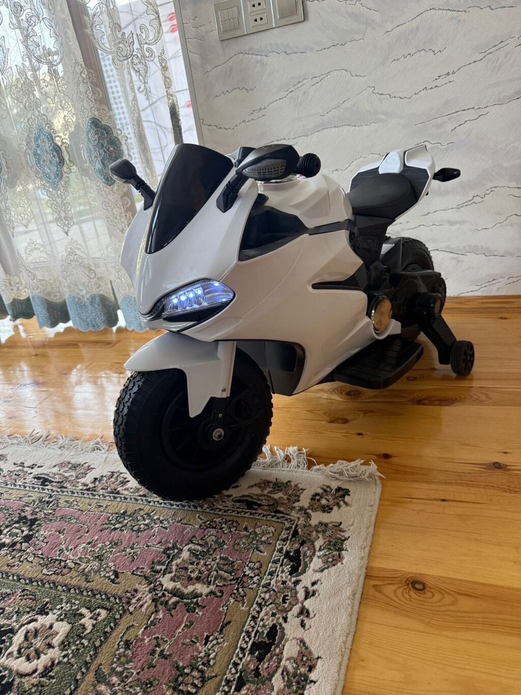 Dilek….Matasikil satilir 300 azn. Demak olar ki islenmeyib. 7 yasa