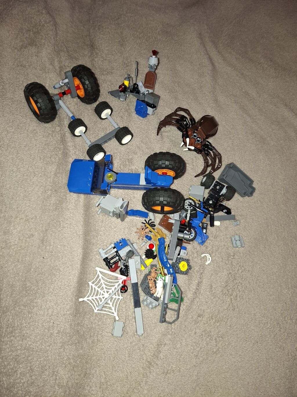 Orijinal lego 700dən çox detal! Endirim var!