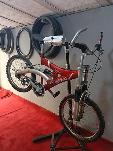 Velosipet surulur islekdir. alan adam xerc qoymuyacaq.ÜNVAN:9cu - şəkil 3