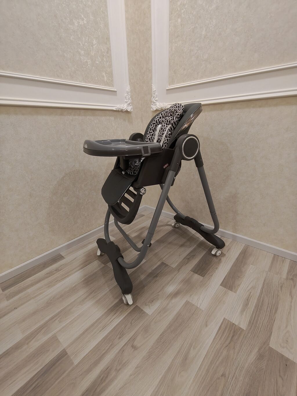 Uşaq yemək stulu – tənzimlənən və qatlanan model - Rəng: boz/qarışıq