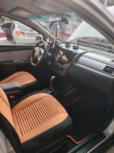 Nissan Tiida: 1.8 l | 2009 il Hetçbek - şəkil 3