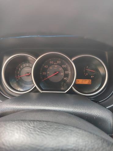 Nissan Tiida: 1.8 l | 2009 il Hetçbek - şəkil 5