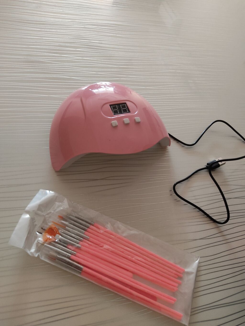 Salam dırnaq qurudma aparatı dir işlənməyib deyə ucuz qiymətə satılır