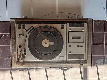 Vinil pleyer + kaset maqnitofon + gücləndirici kombinə edilmiş musiqi - şəkil 3