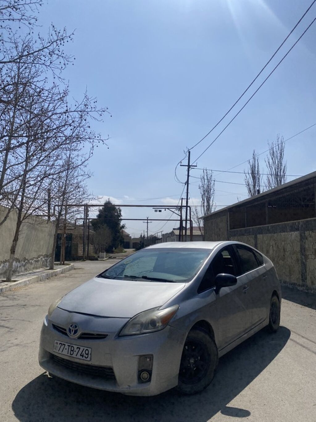 Toyota Prius – hibrid sedan - Korpus: 5 qapılı liftbek/sedan kuzov -