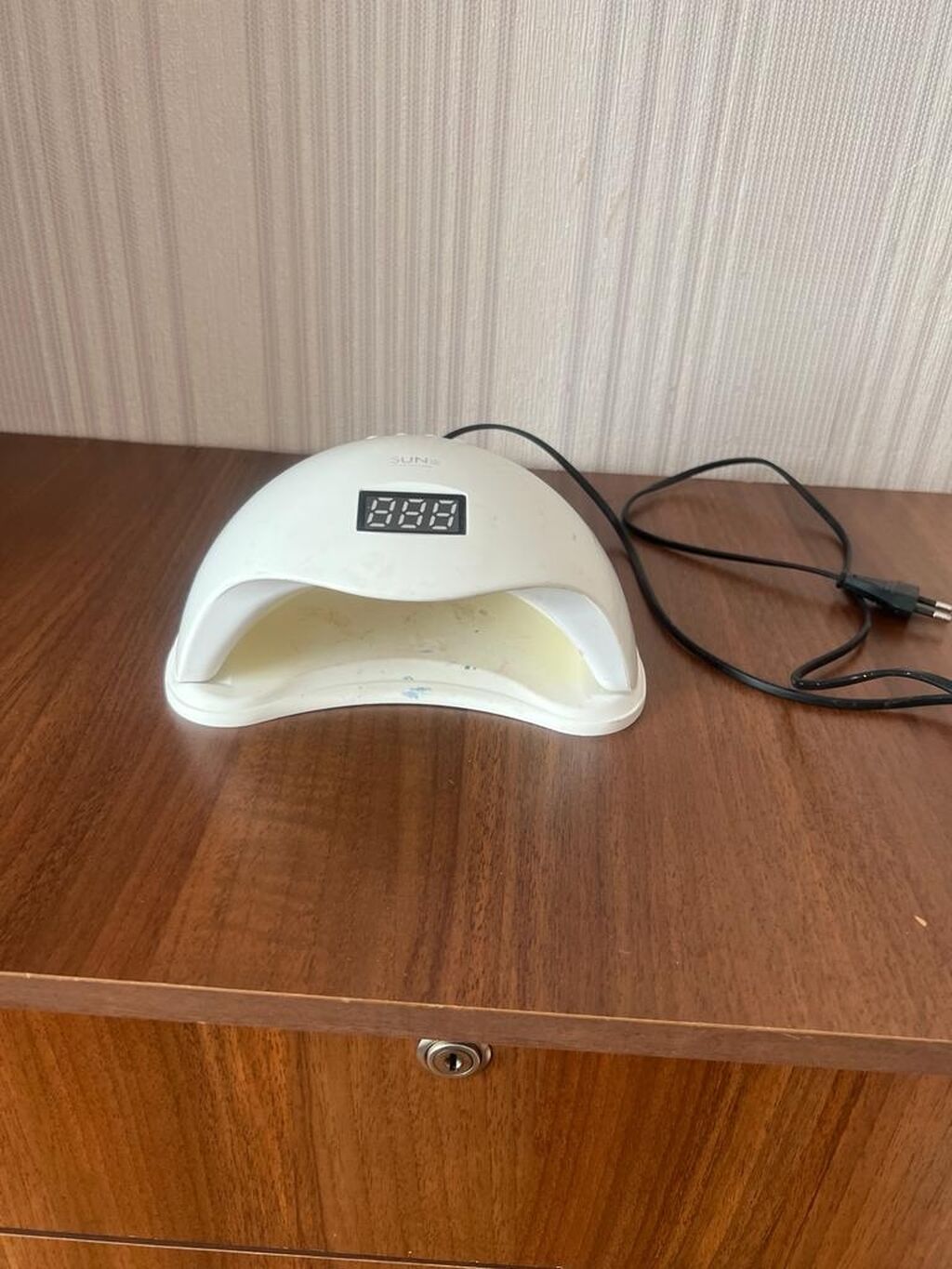 Tecili!!! Yaxşı vəziyyətdə olan dırnaq qurudan aparat satılır. Qiymət