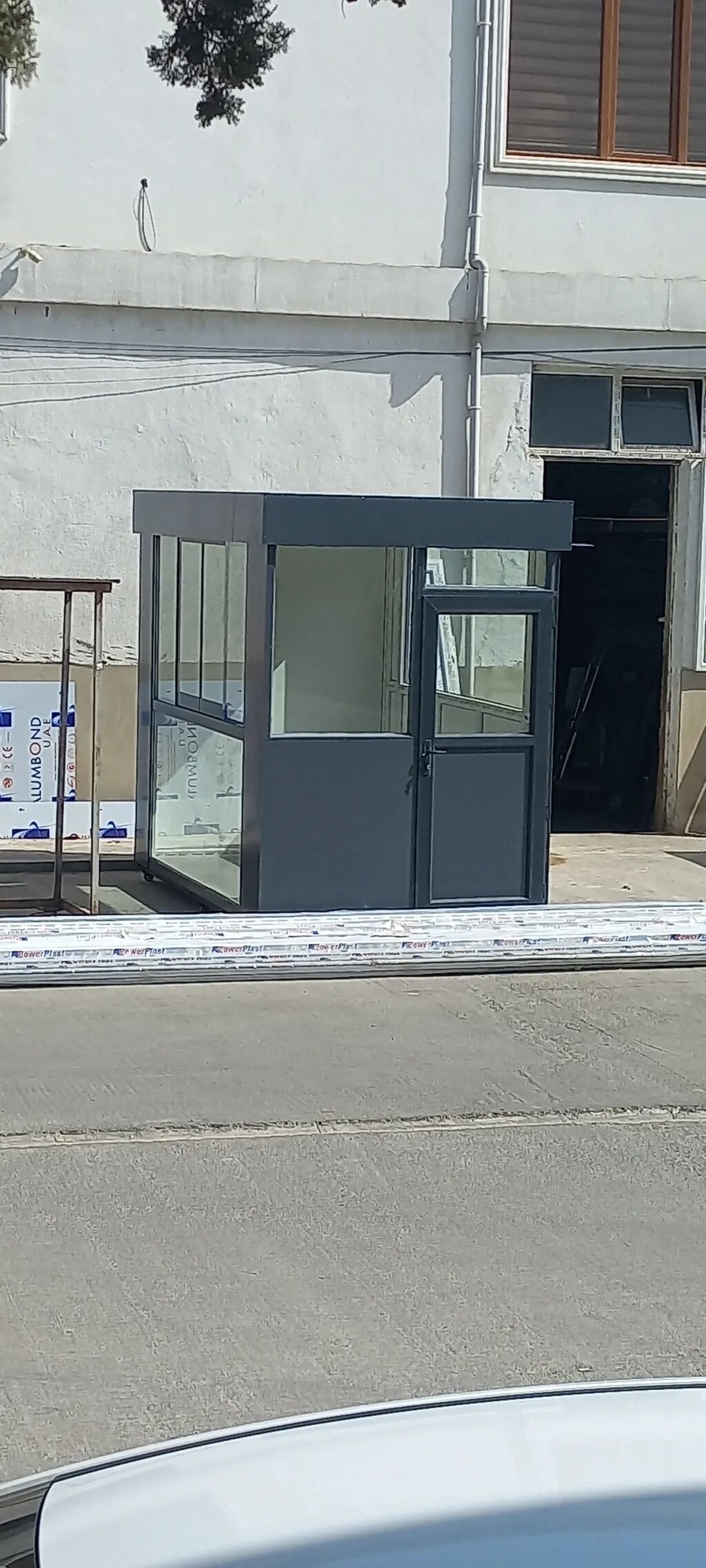 KİOSK. 200X300 VE HÜNDÜRLÜK 275 SM. 2900 MAN