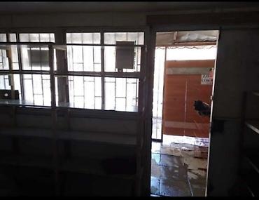 Küçük ərzaq/kiosk tipli ticarət köşkü - Ön tərəfi tam şəbəkə - şəkil 3