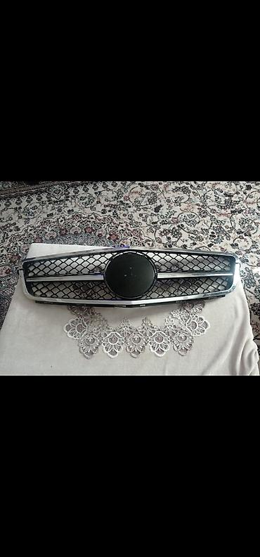 Mercedes-Benz ön radiator barmaqlığı (qri̇l) - Model uyğunluğu: W204 - şəkil 5