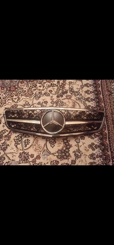 Mercedes-Benz ön radiator barmaqlığı (qri̇l) - Model uyğunluğu: W204 - şəkil 3