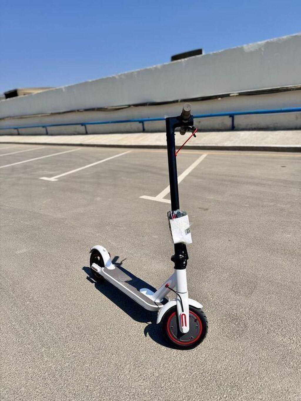 Elektrik samokat "M370"Xüsusiyyətləri: ✅ Güc: 250 V ✅ Maksimum yük