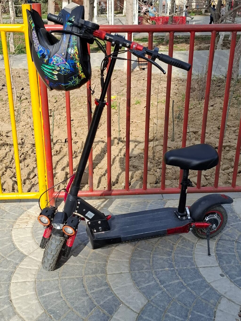 Elektrik skuter – oturacaqlı, güclü asqılı və iki farali max suret 60