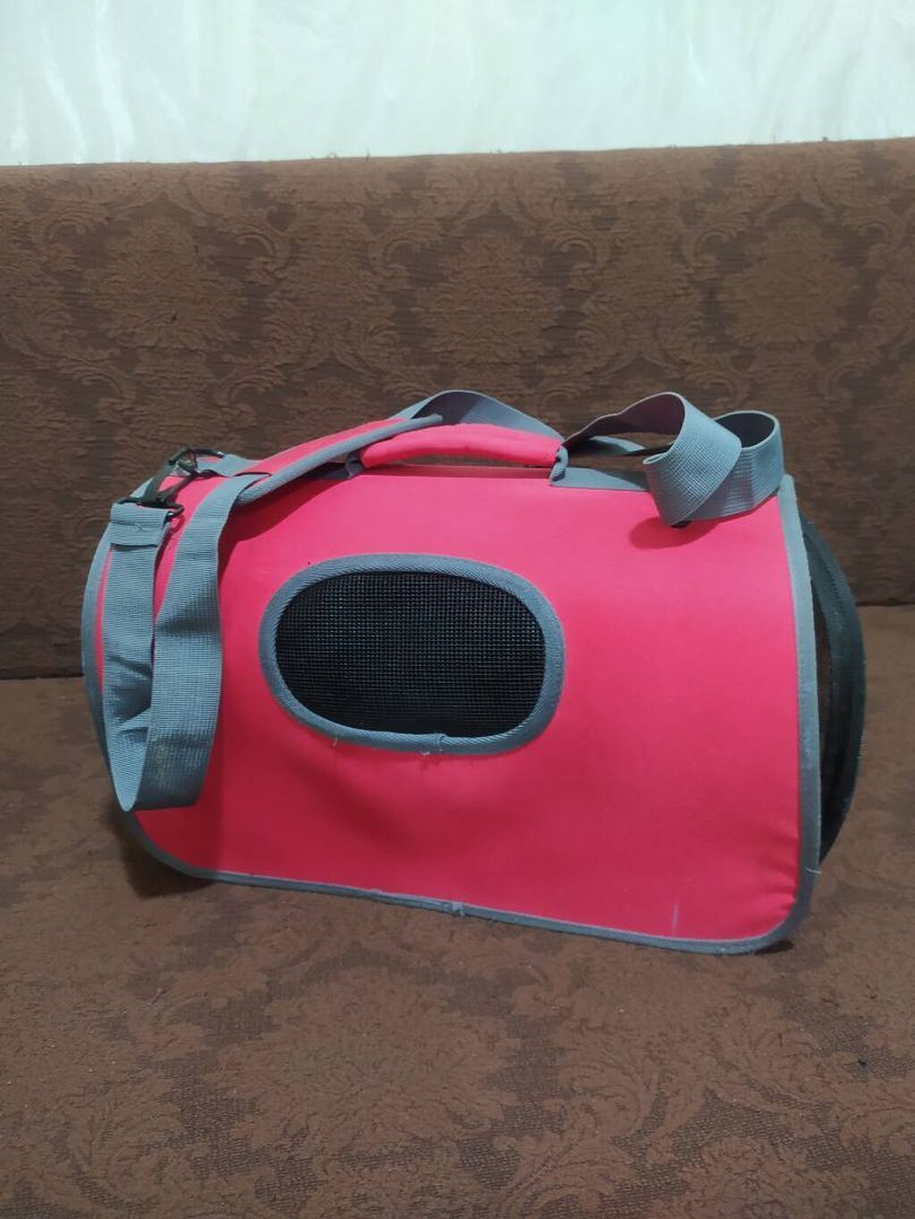 İkinci əl pişik çantası satılır. Çox yaxşı vəzyətdədir. Söküyü cırığı