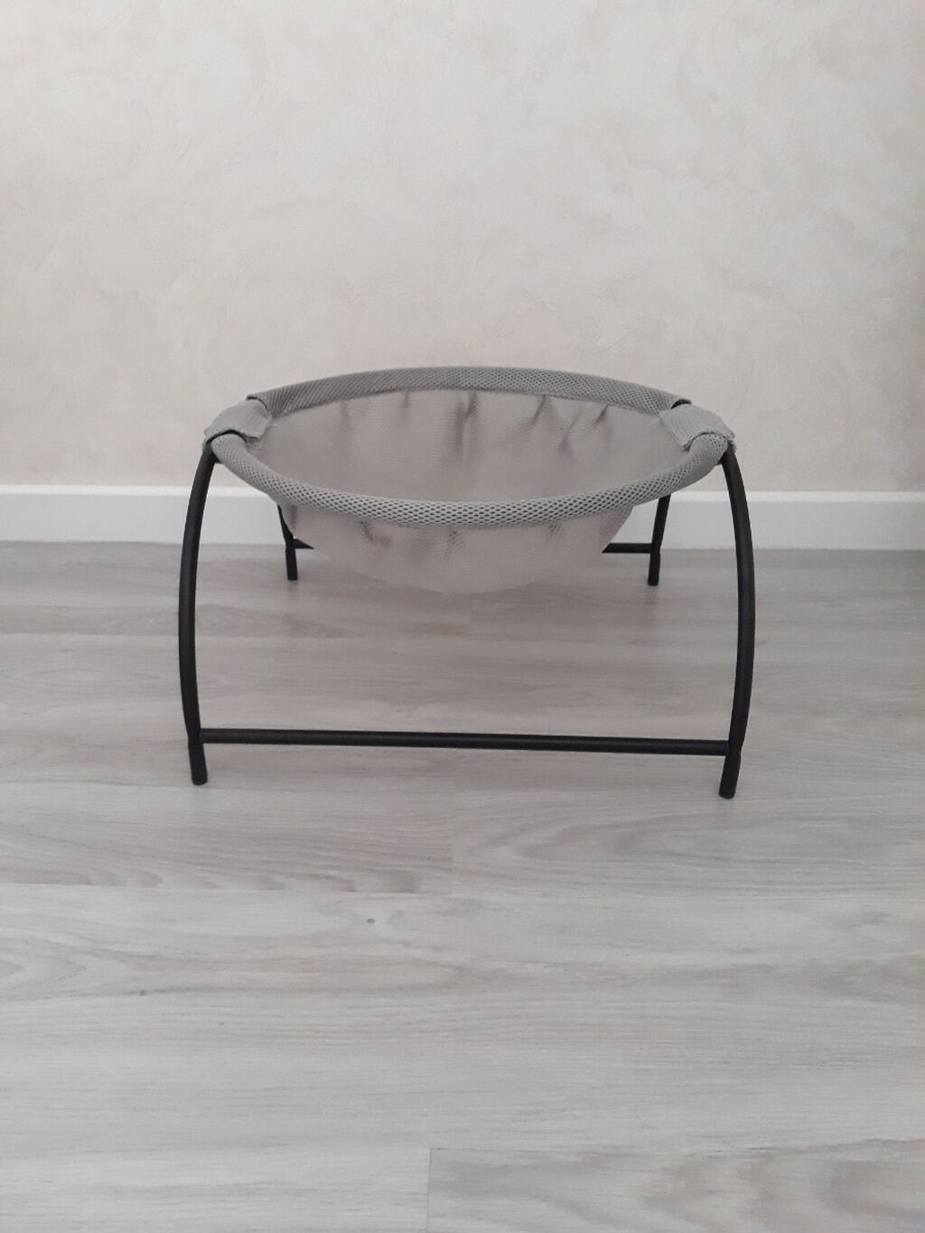 Pişik yatağı təzədir,40man aşağı yeri var