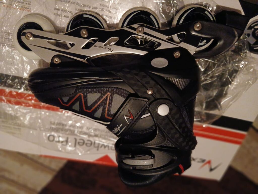 Nextreme Firewheel Pro – tənzimlənən xətti konkisürmə patenləri -