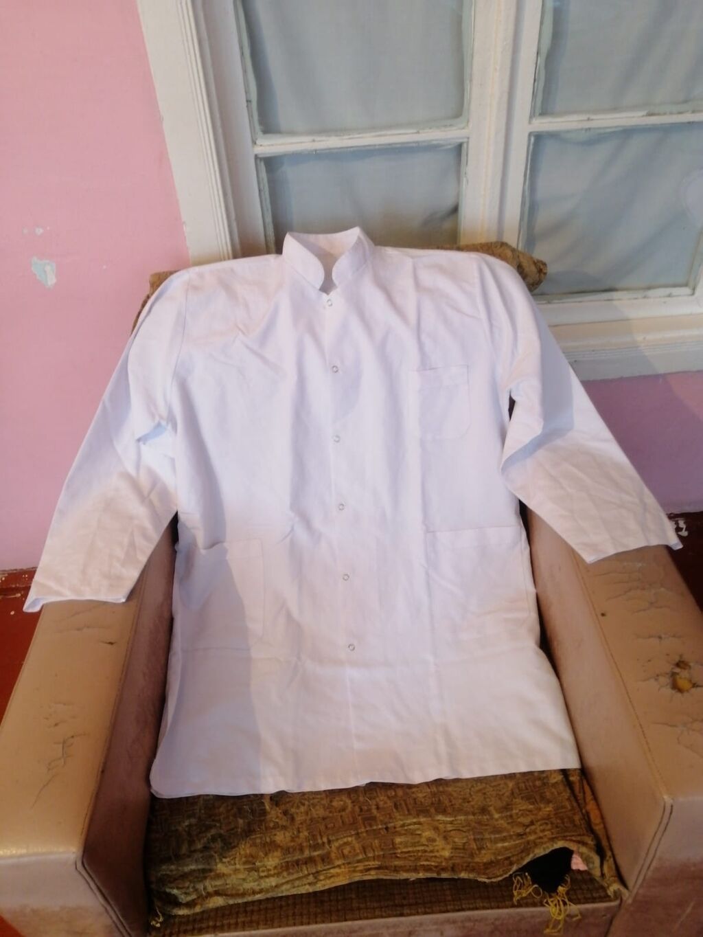 Salam aleykum Kişi ve Qadin ücün az geyinilmiş tibbi xalatlar satiram