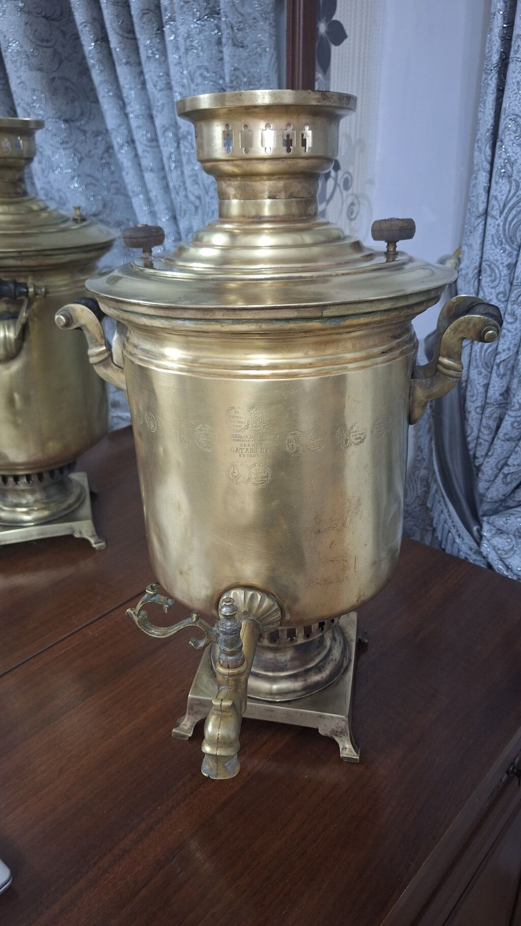 Antik samovar 10litr– “İvan Batashev, Tula” istehsalı.18medalı var. -