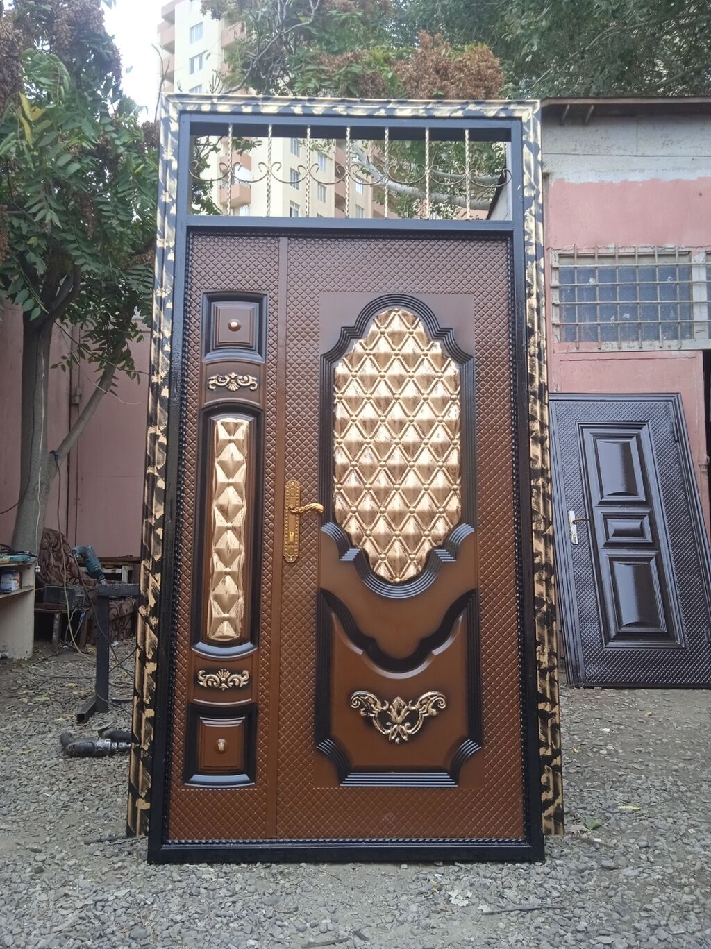 340 azn basdiyan demir seyf qapılar peşakar usdalar tərəfindən yığılır