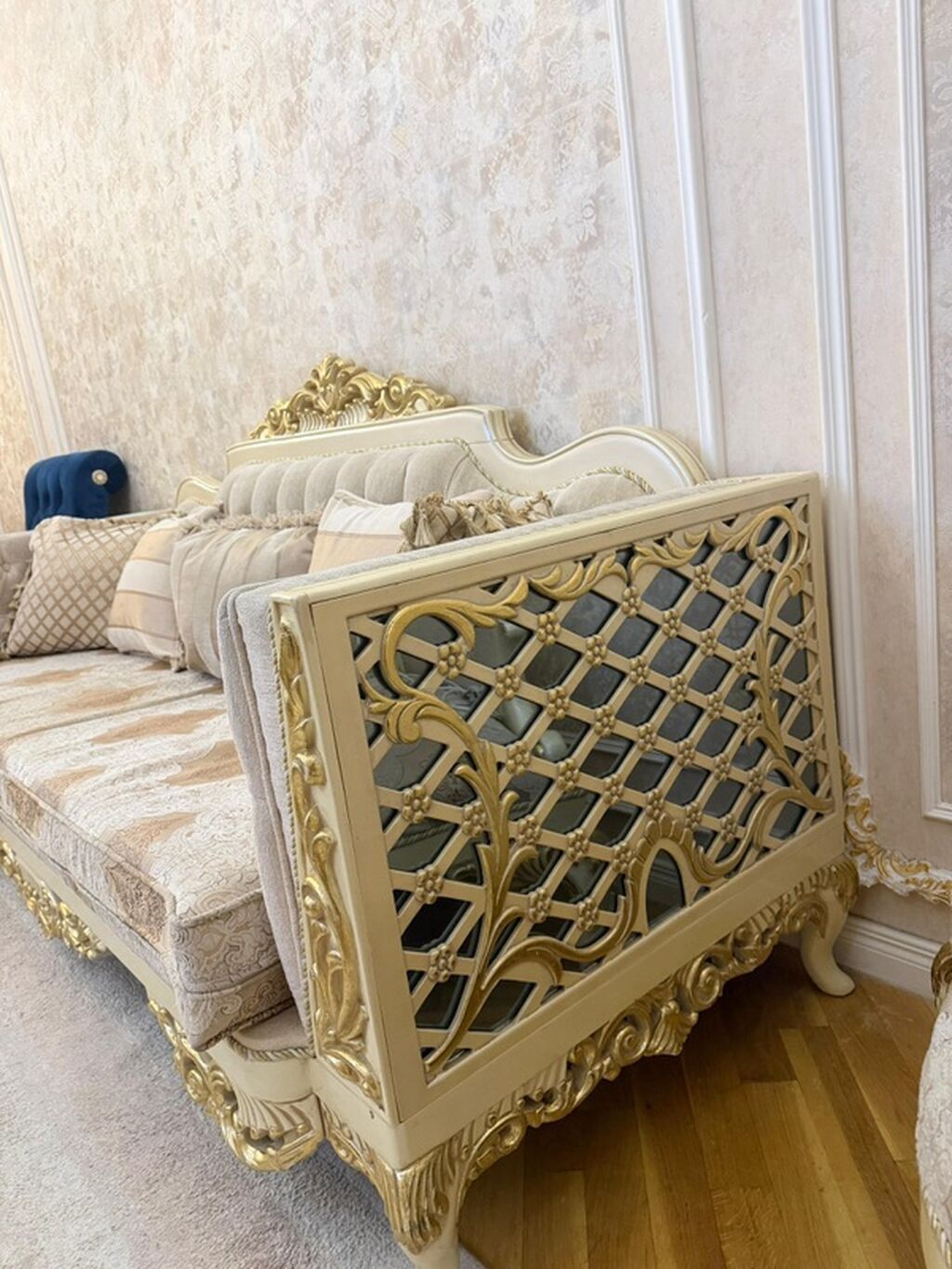 Klassik divan, Divan