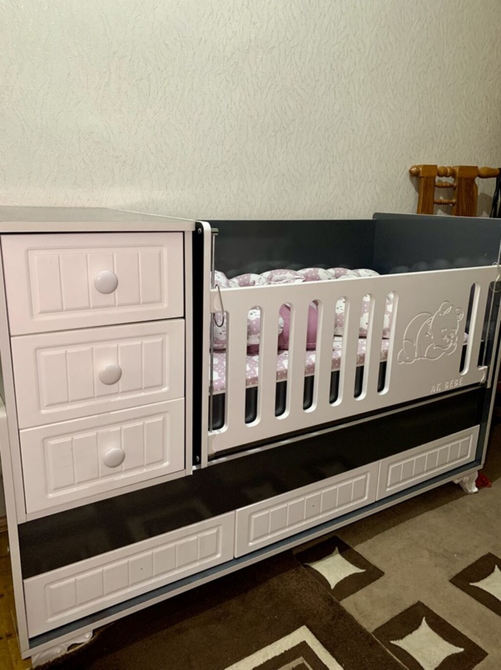 Oğlan və qız üçün, Dördbucaq, Beşik, Dəst ilə, Yellənmə mexanizmsiz