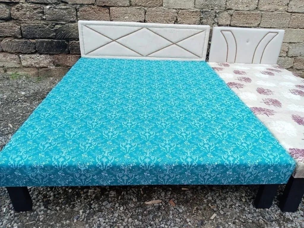 Təzə çarpayılar. 1. nəfərlik çarpayılar 60 manat. 2 nəfərlik taxt 110