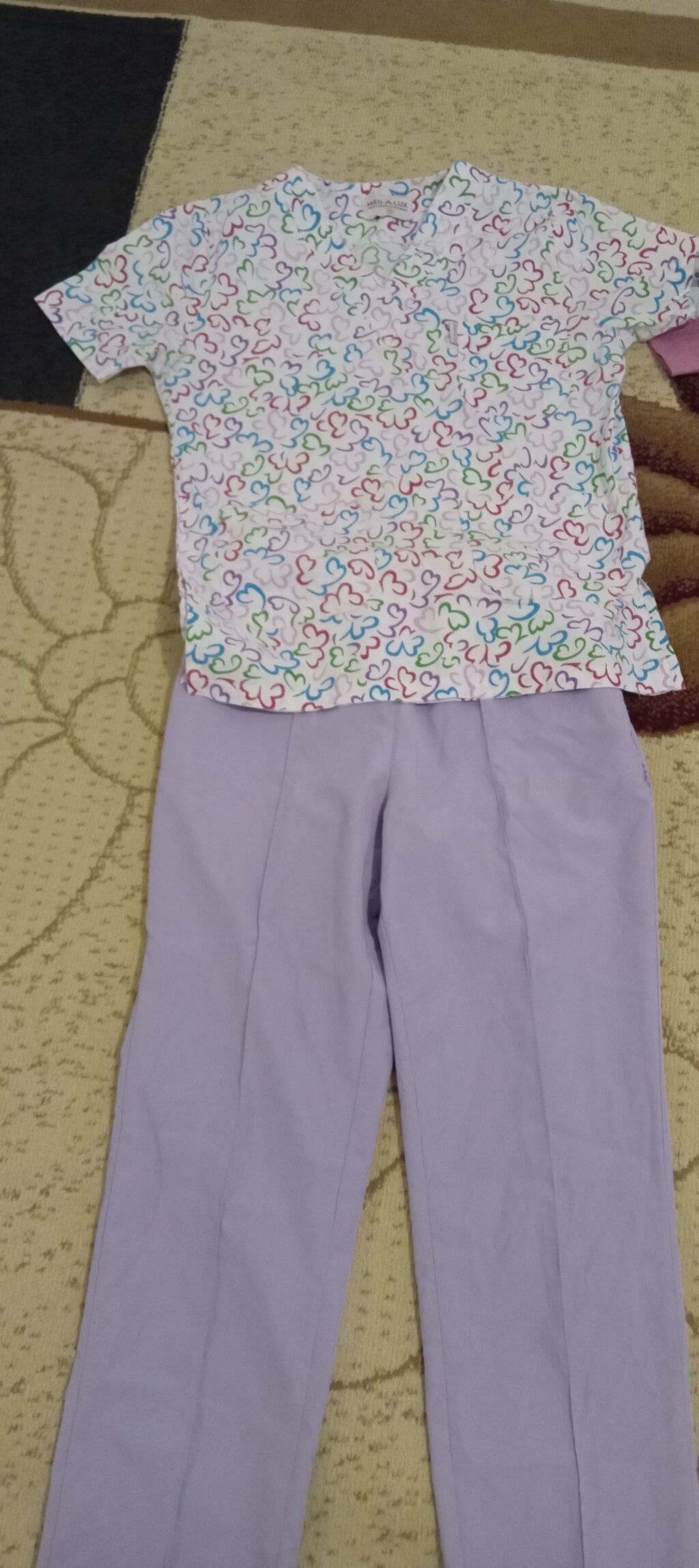 36 razmerTibbi forma dəsti – MED-A-LUX - Üst: ağ fon üzərində