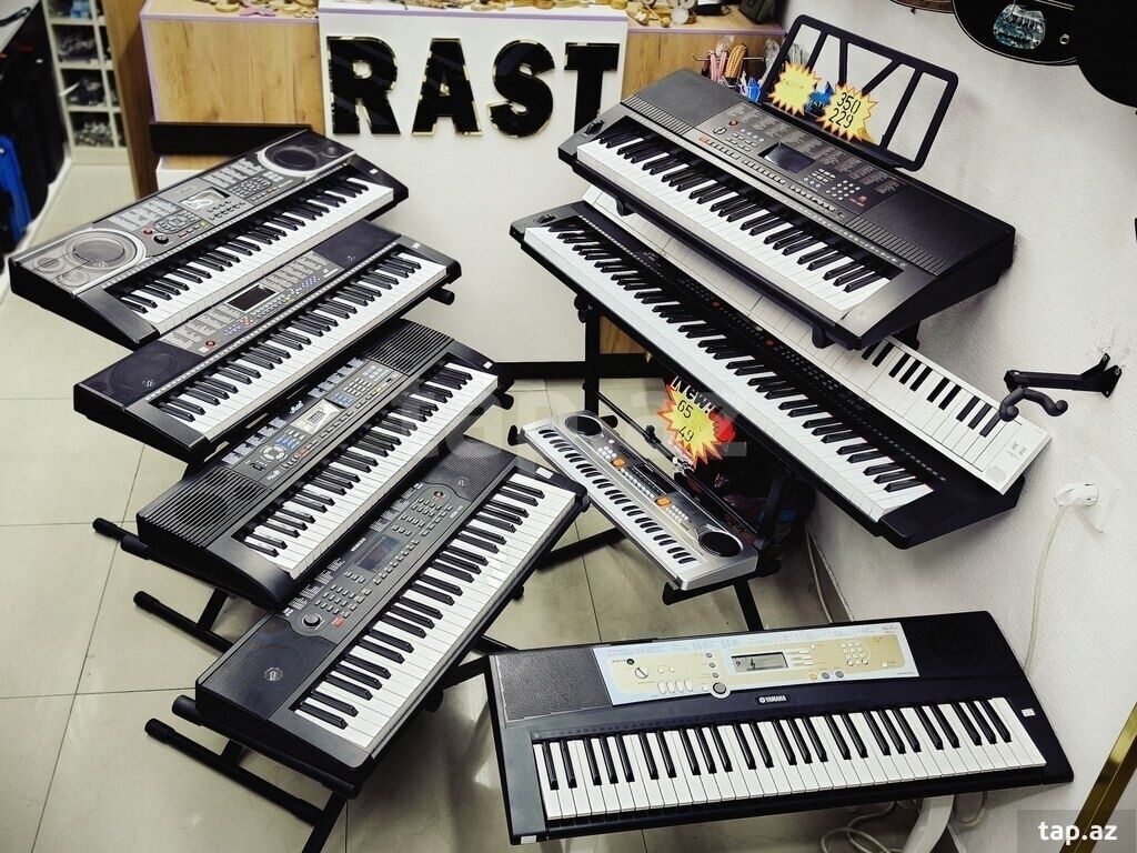 Sintezator, Yeni, Ünvandan götürmə