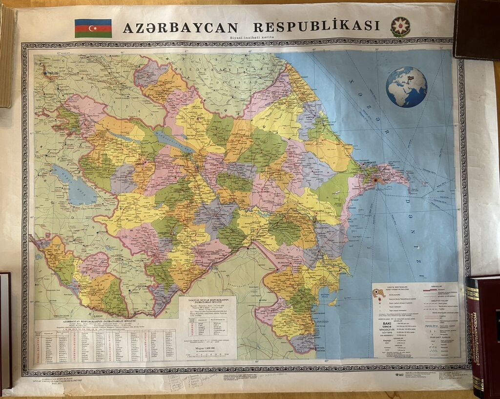 Azerbaycan Respublikasının siyasi‑inzibati xəritəsi satılır.Eni 83