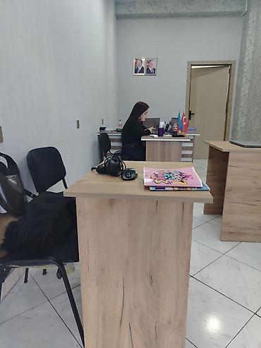 Resepşn, Kvadrat masa - şəkil 4