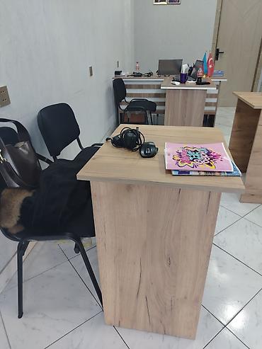 Resepşn, Kvadrat masa - şəkil 3