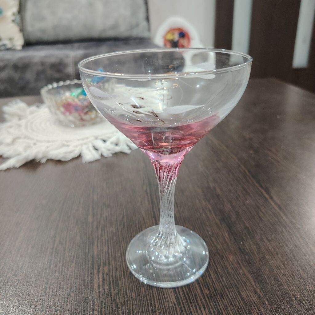 Qədəhlər, rəng - Çəhrayı, Şüşə