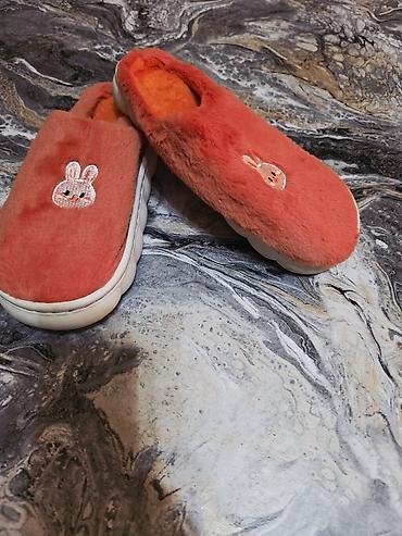 Məxməri çəhrayı rəngdə qadın otaq terlikləri. Bu terliklər - şəkil 5