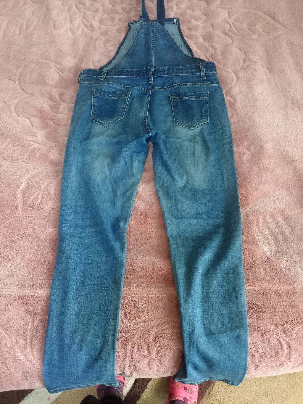 Denim kombinezon (overol) - Model: klassik mavi cins kombinezon, düz