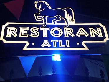 Salam Atlı Restorana ofsiyant xanım teləb olunur işində diqqəti - şəkil 2