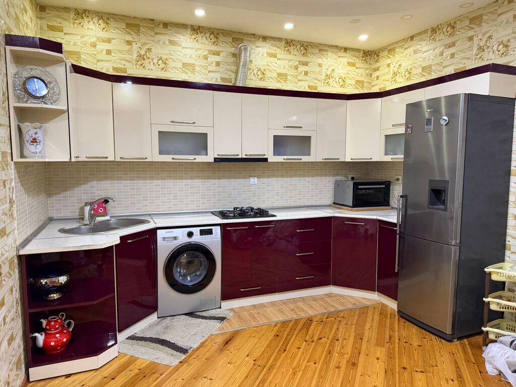 Metbex mebeli. 500azn. yaxsi veziyyetde. Tecil evden cixmalidir