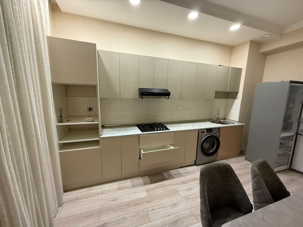 Metbex mebeli satilir .Prablemi yoxdur.Olcu 4 metir ustunde qaz