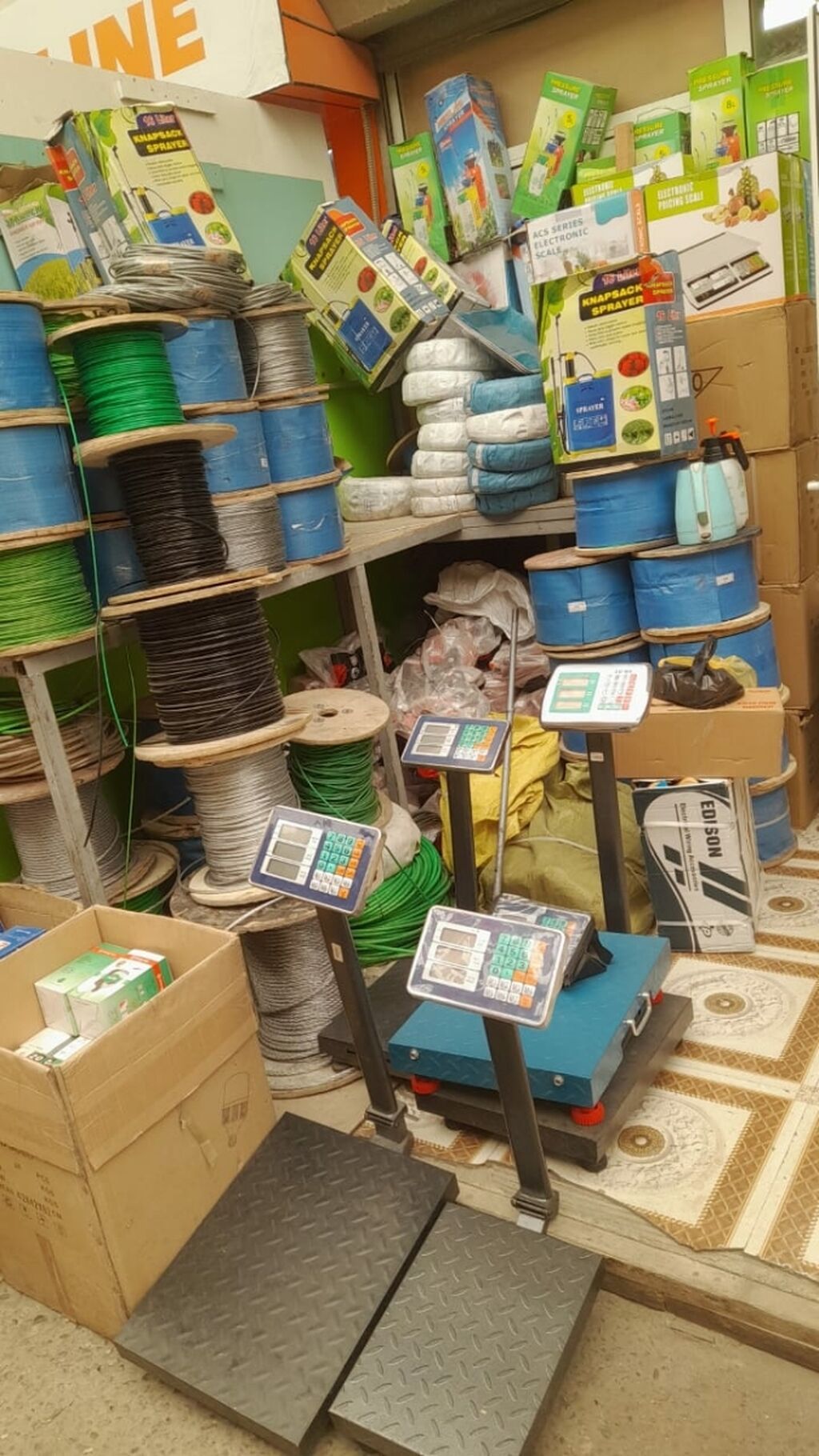 Tərəz qapani100 kq _ 75 man 150 kq lıq_85 man. 300 kq illıq isə_