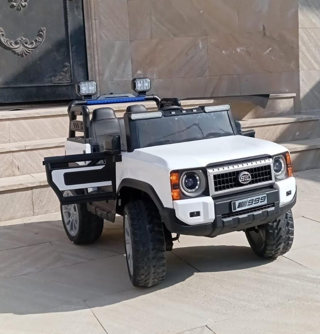 Uşaq maşını satilir 250 azn. 430 manata alinib . Heç 1 ay sürmədi