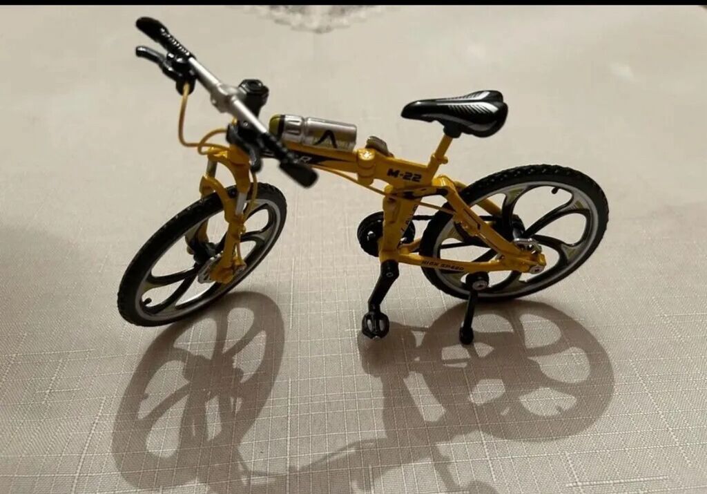 Mini velosiped modeli – M-22 aksesuarı satılır. - Miqyas: təxmini
